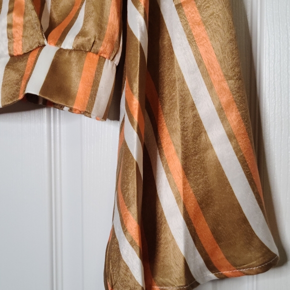 Jealous Tomato 90s Feel Boho Bell Sleeve Blouse - Picture 6 of 7